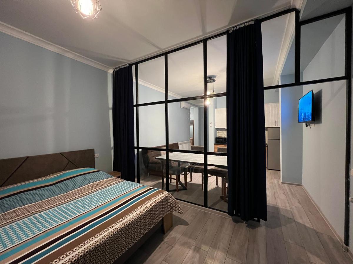 Apartment Merabi Batumi Exterior photo